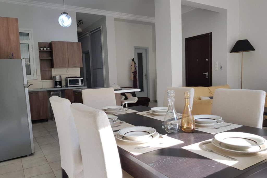 A Great Stay At A Comfortable Large Apartment Athen Eksteriør bilde